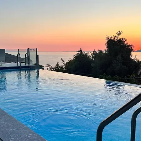 Villa Infinity *